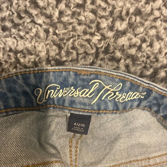 Denim shorts - Picture 3 of 3